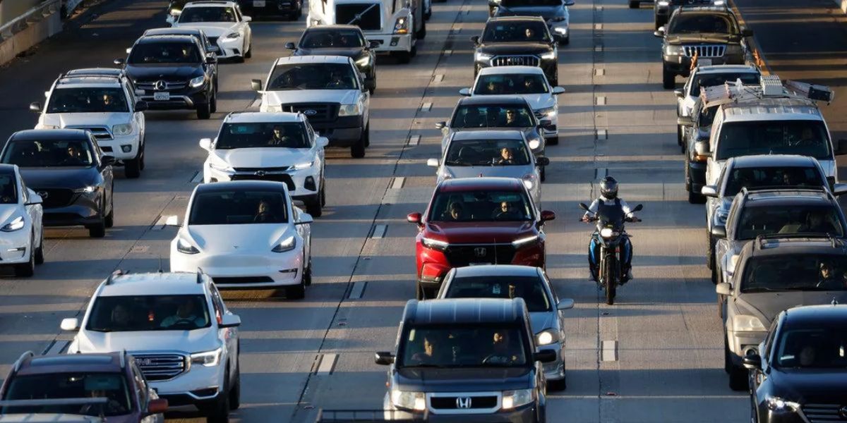 New Road Regulations: Lane-Splitting and Filtering Legalized in Key States